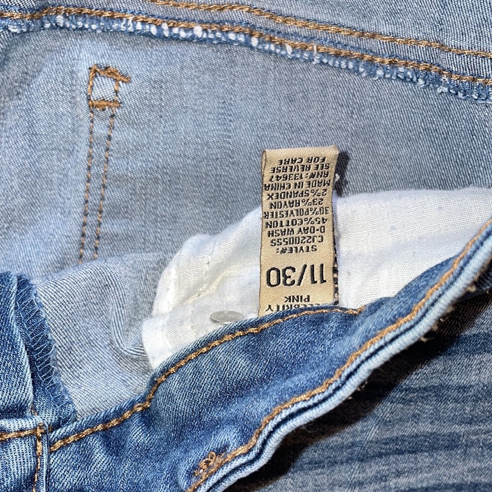 Jean Bundle - Picture 3 of 7